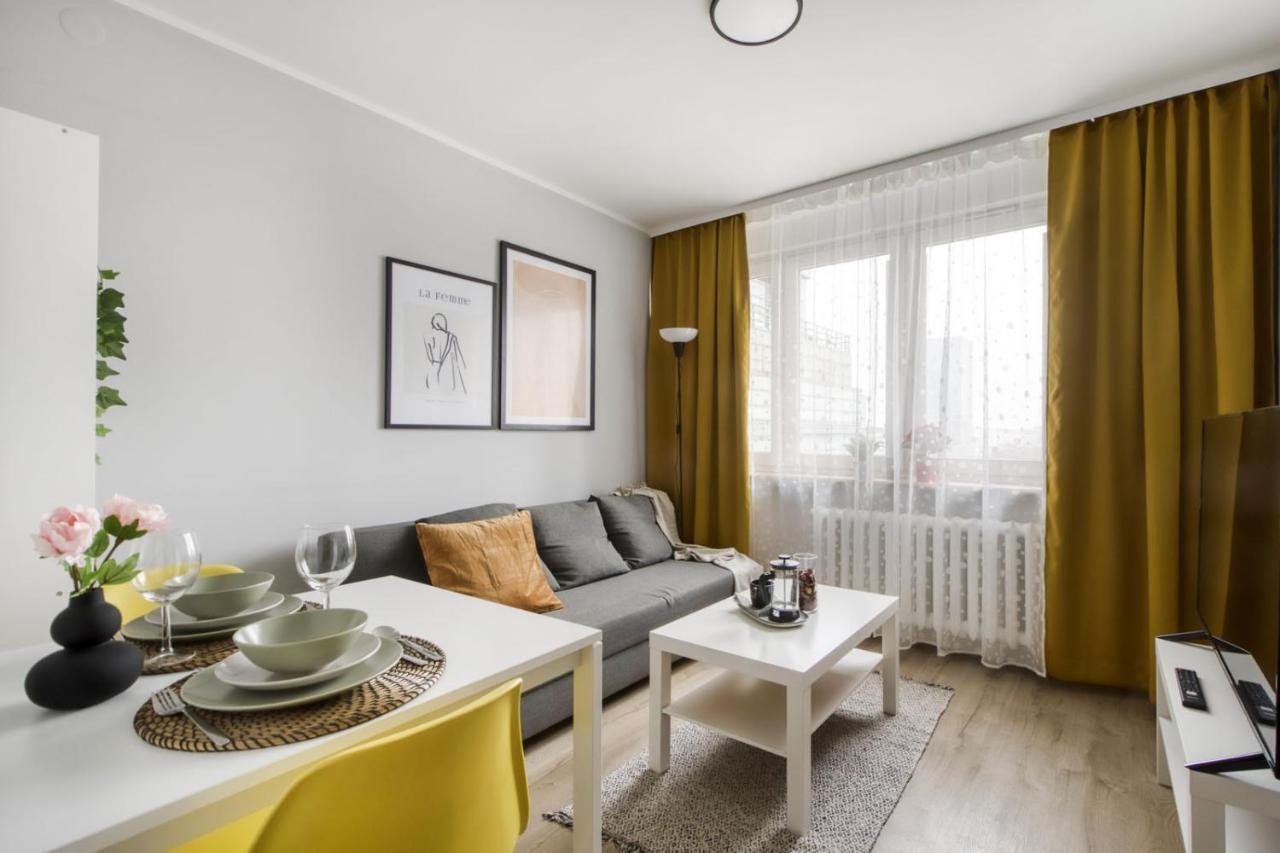 Apartments Centre By Arrenda Warsaw Exterior photo