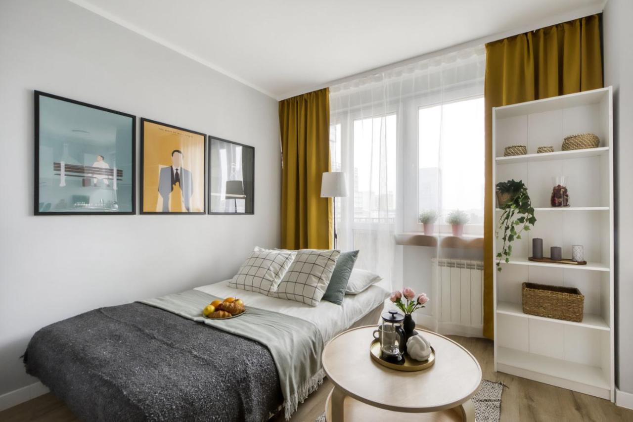Apartments Centre By Arrenda Warsaw Exterior photo