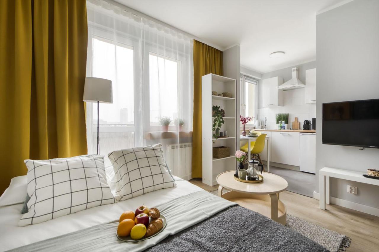 Apartments Centre By Arrenda Warsaw Exterior photo