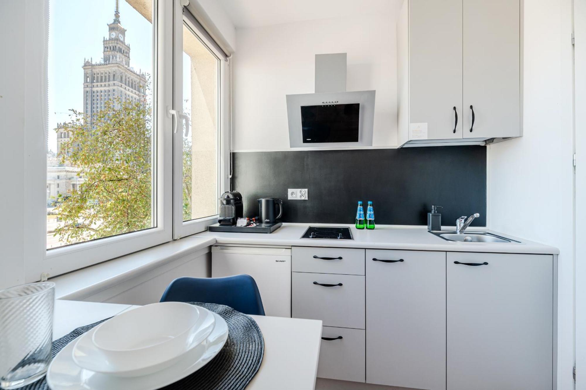 Apartments Centre By Arrenda Warsaw Exterior photo
