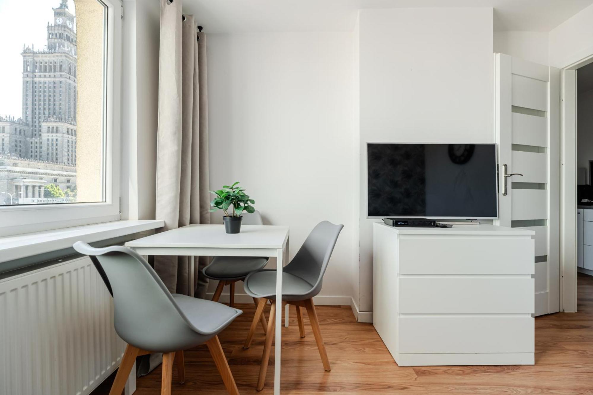 Apartments Centre By Arrenda Warsaw Exterior photo
